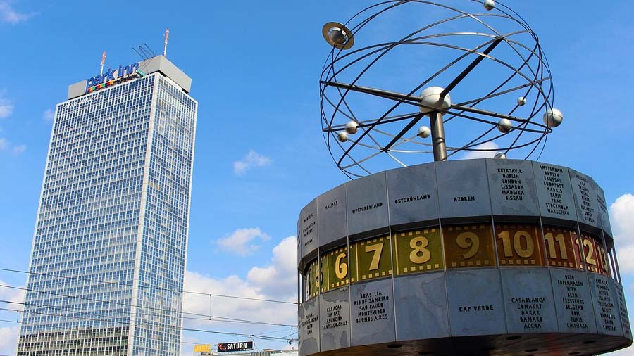 Park Inn Hotel Inn Berlin am Alexanderplatz mit der Weltzeituhr